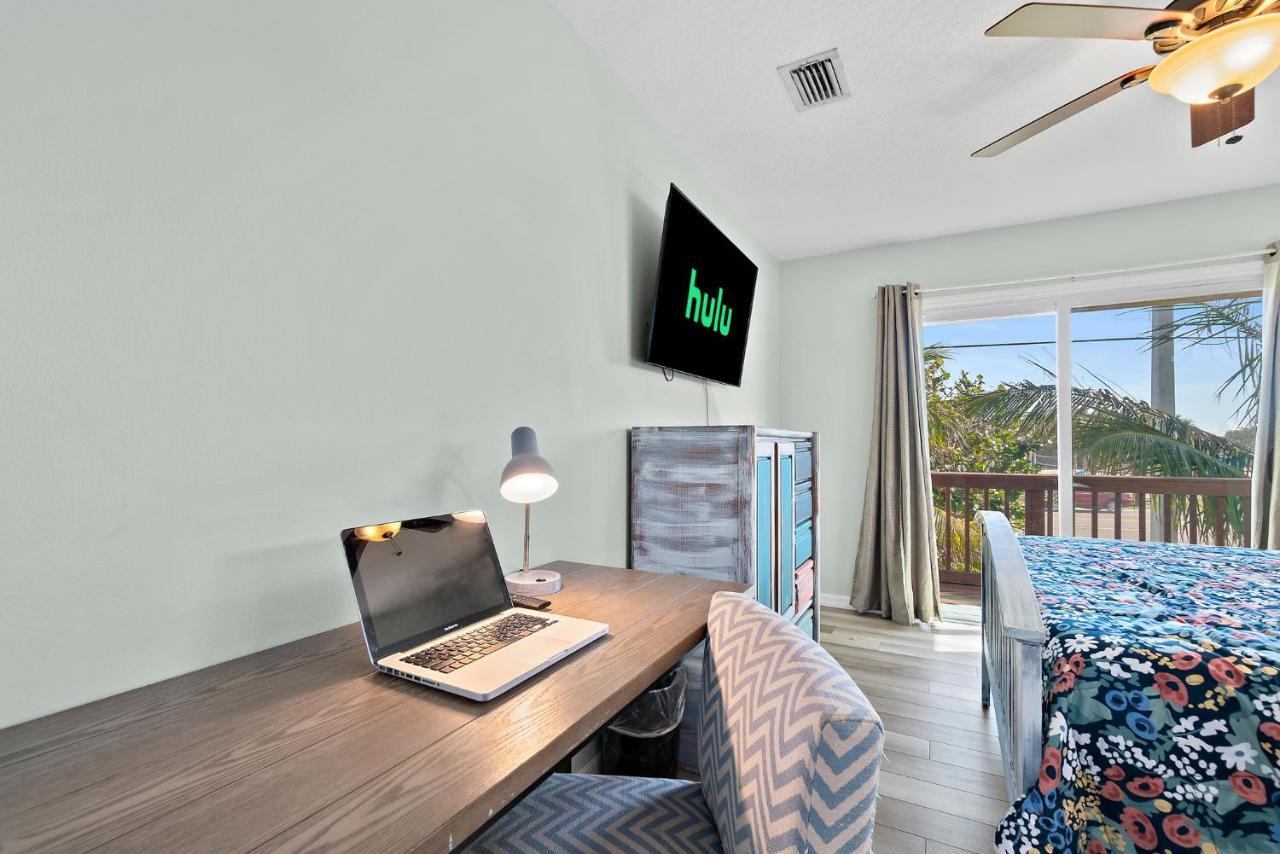 Beachside Serenity Escape - Private 3Br And 2Ba, Dog Friendly Duplex Oasis, Steps To Shore! Melbourne Luaran gambar