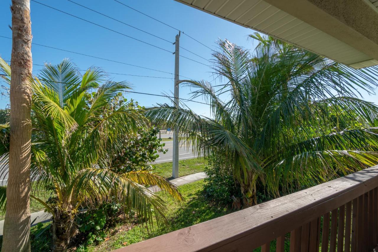 Beachside Serenity Escape - Private 3Br And 2Ba, Dog Friendly Duplex Oasis, Steps To Shore! Melbourne Luaran gambar